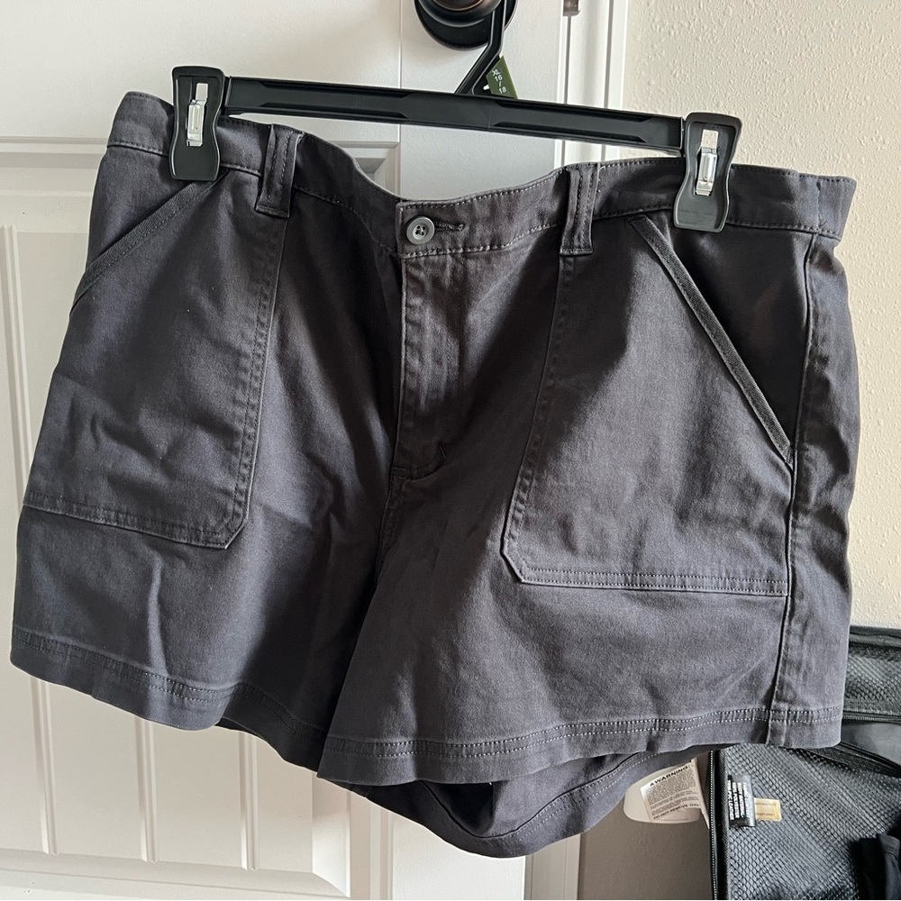 Hollister Ultra High Rise Mom Short